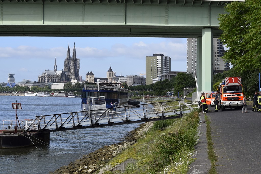 Schiff 1 Koeln in Hoehe der Koelner Zoobruecke P135.JPG - Miklos Laubert